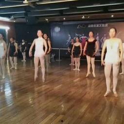 成人小尾巴舞蹈视频,成人舞蹈新风尚